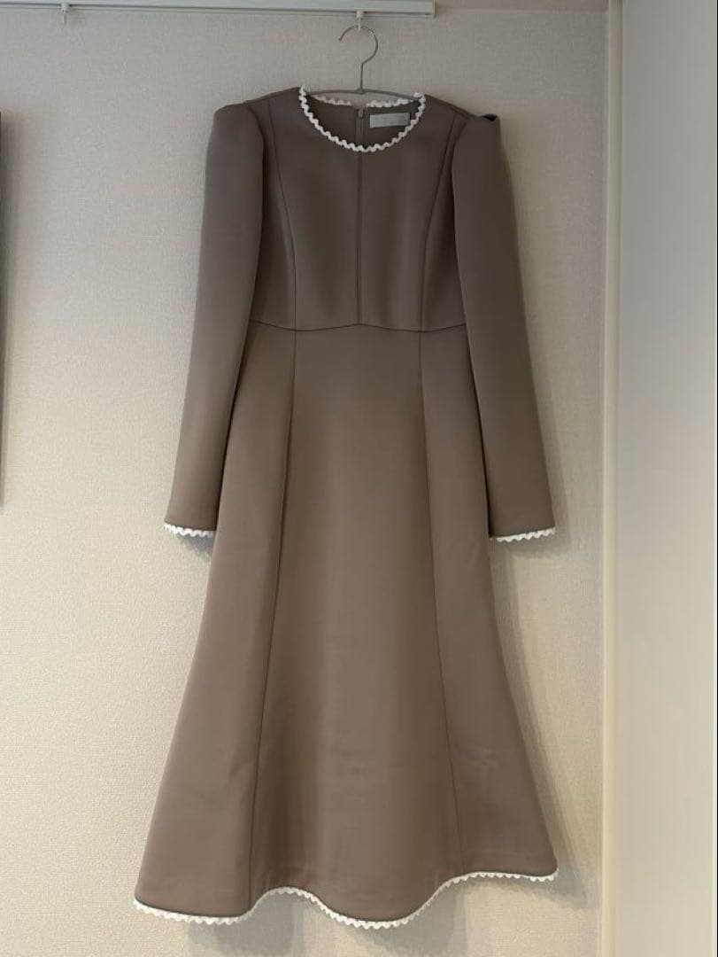 セルフォード　レーストリムポンチワンピース