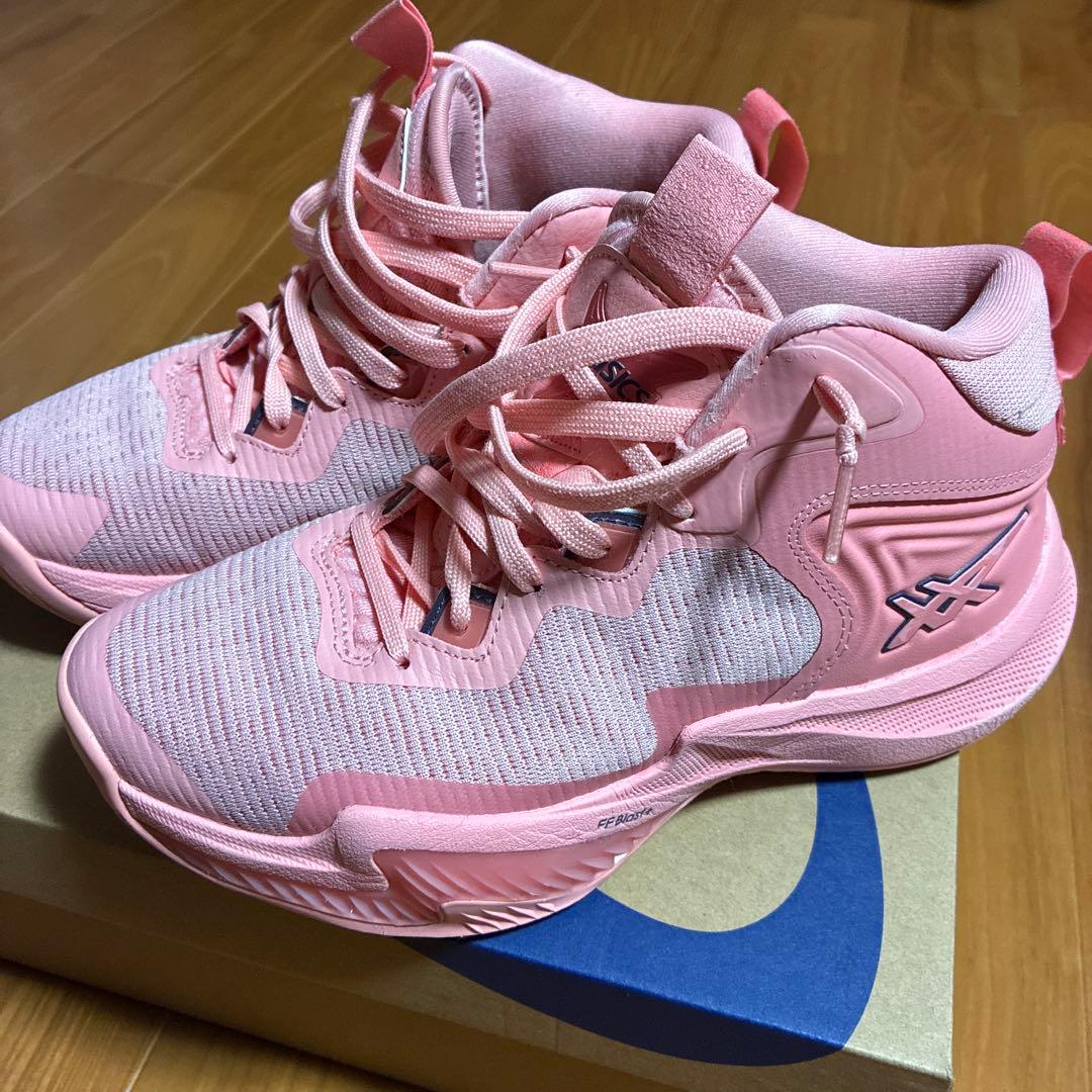 バスケットボールシューズ　ノヴァサージ3