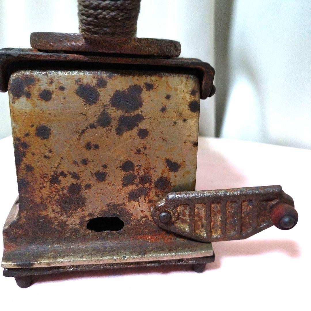 〘明治〜昭和レトロ〙炭火（備長炭付）アイロン本体 ＆置台付木製ハンドル式