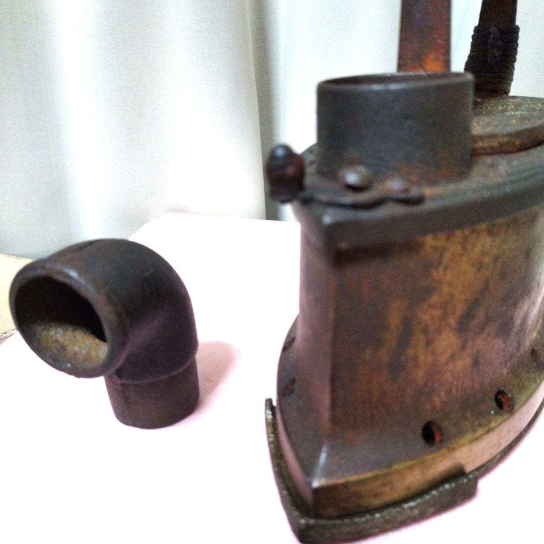 〘明治〜昭和レトロ〙炭火（備長炭付）アイロン本体 ＆置台付木製ハンドル式