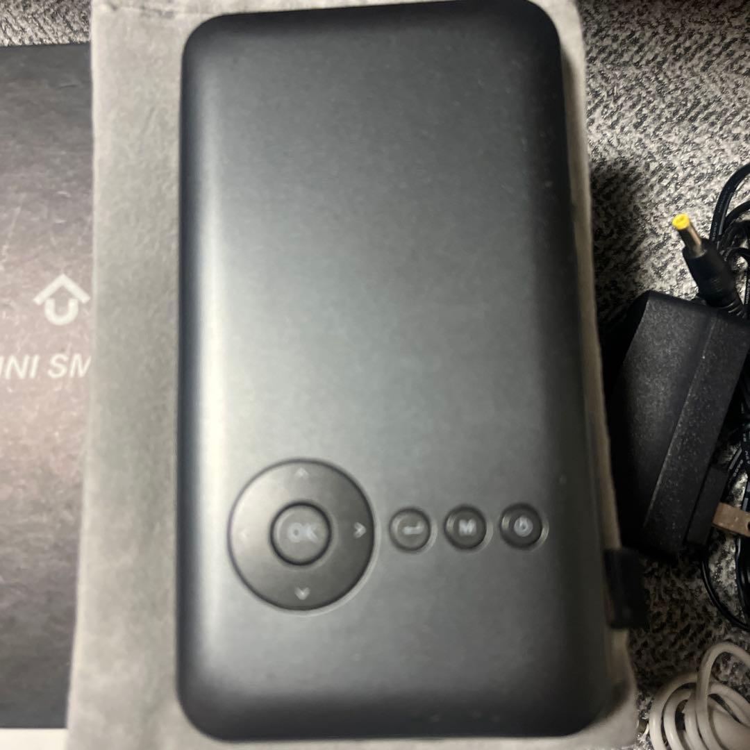 ミニスマートプロジェクター　KABENI