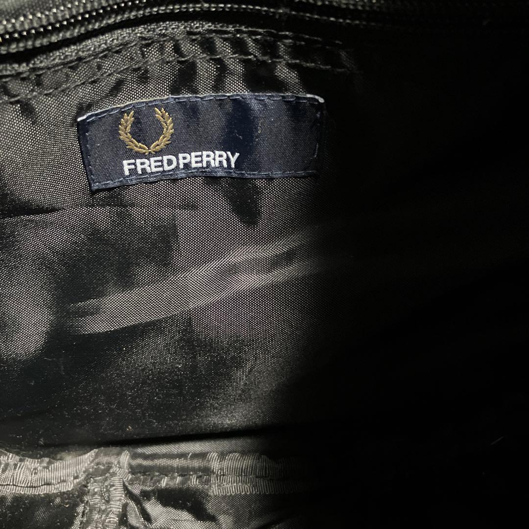 フレッドペリー　バレルバッグ　ボストンバッグ　ダブルファスナー　2WAY　黒