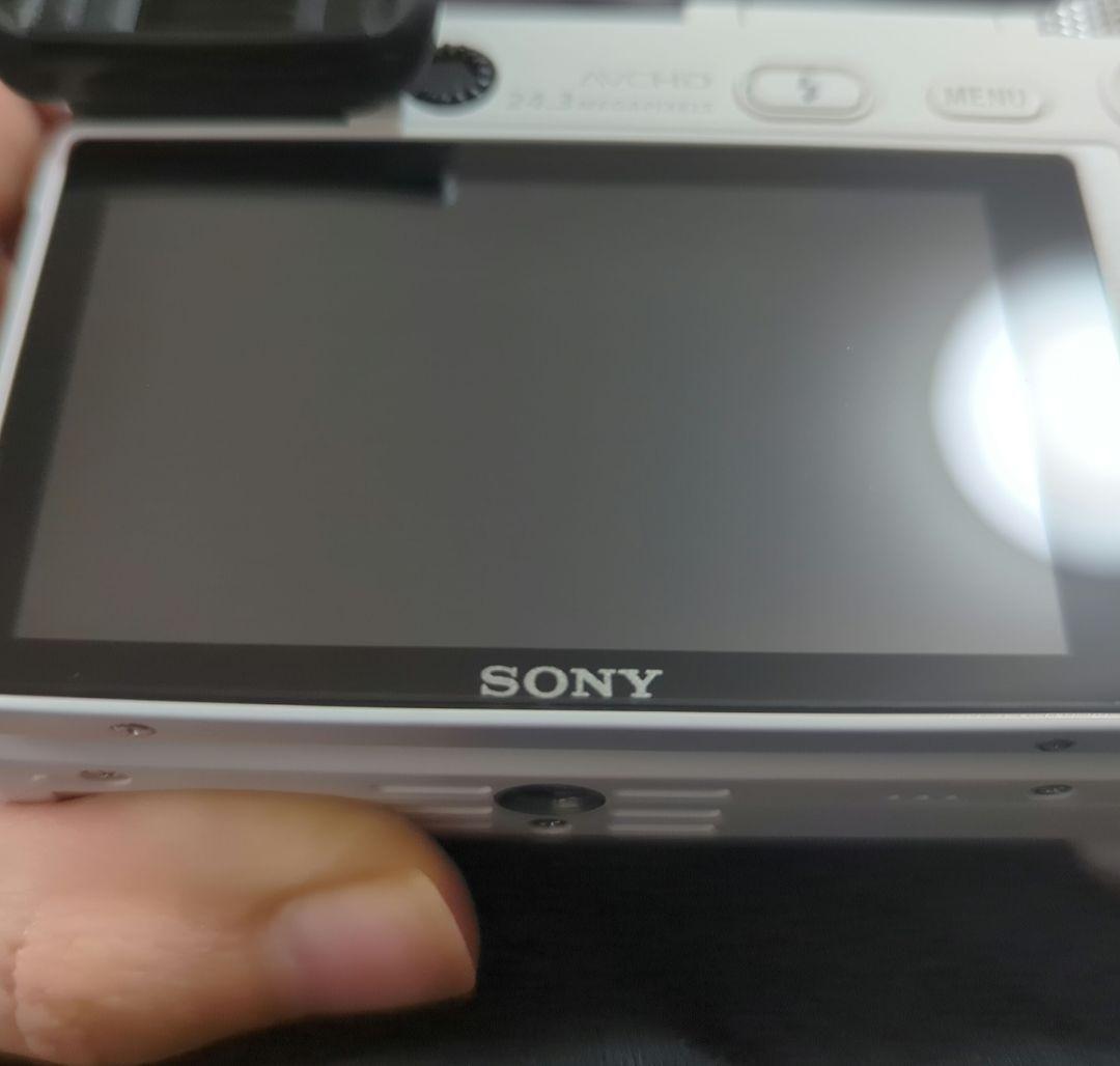 ト*ム様 SONY α6000 ホワイト パワーズームレンズキット