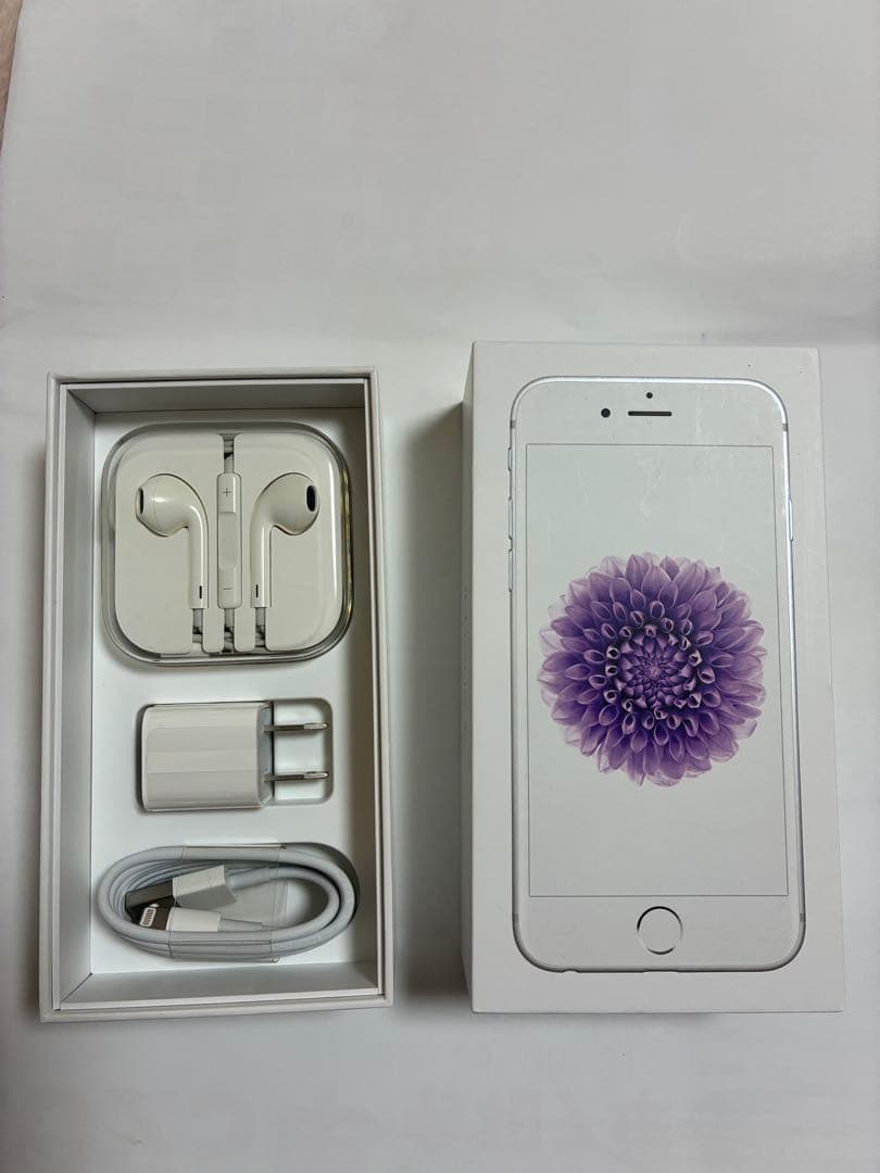 iPhone6 docomoシルバー　64GB