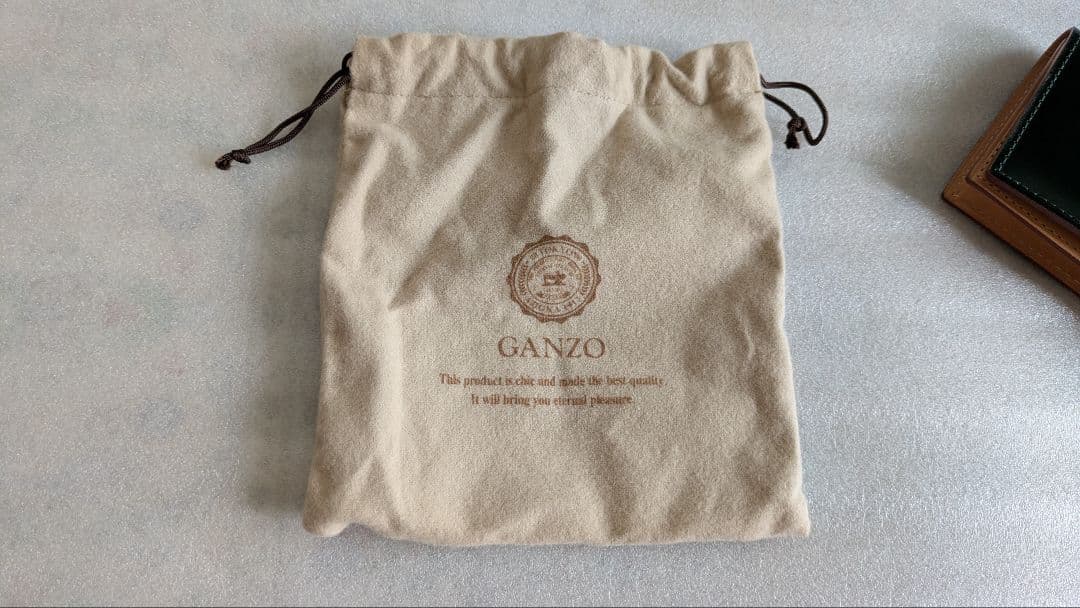 ganzo コードバン 通しマチ名刺入れ　ダークグリーン