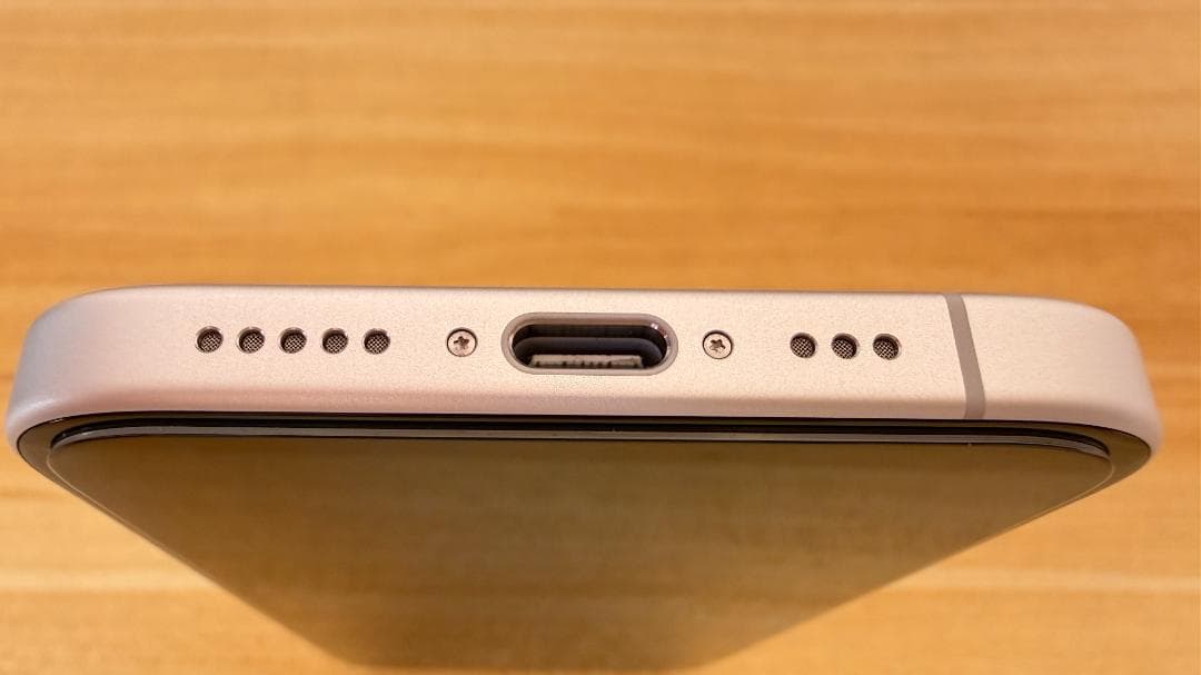 iPhone16 128GB ホワイト simフリー バッテリー100%