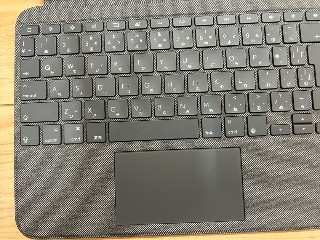 iPad専用タッチパッド付きキーボード