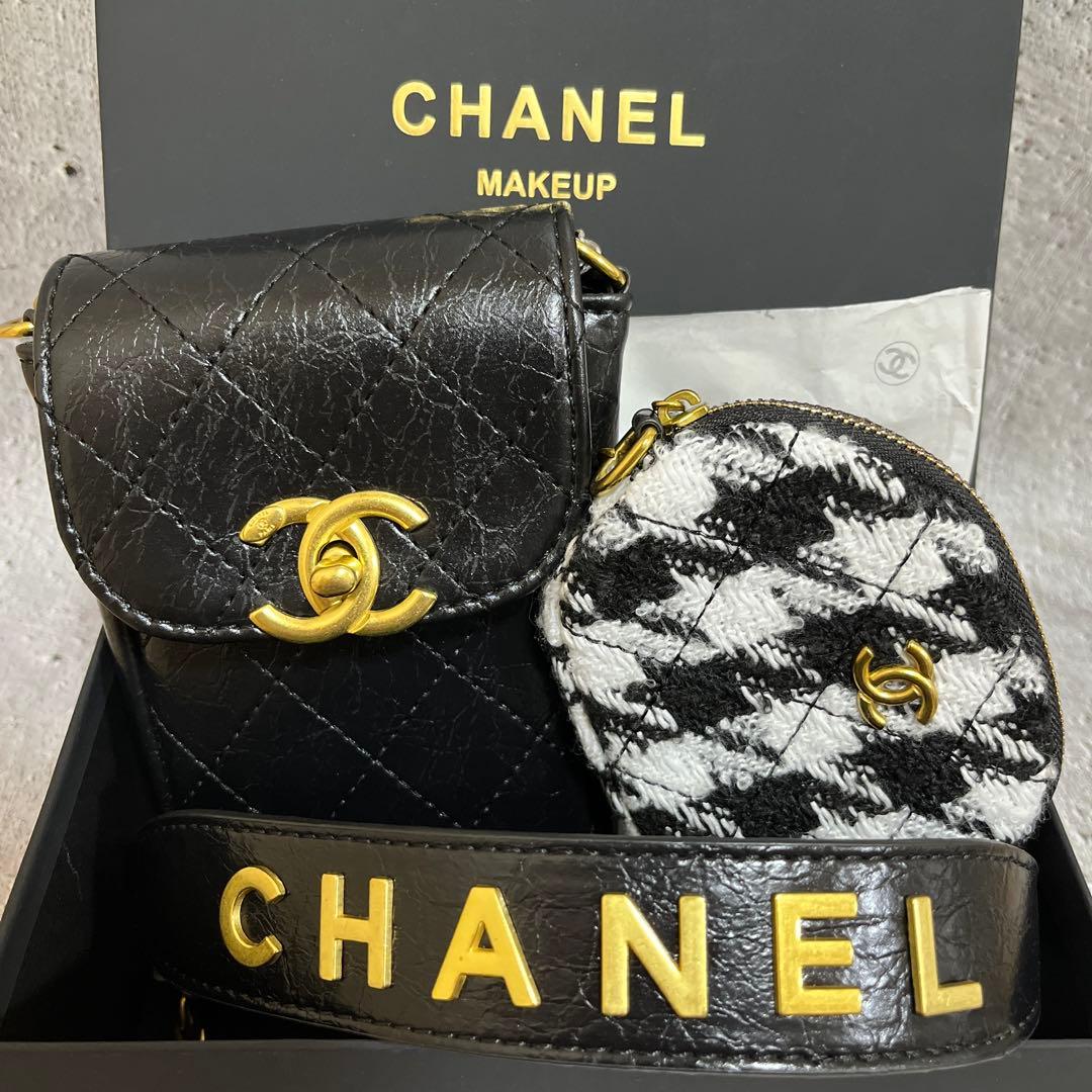 【新品未使用品】CHANEL ノベルティ　キルティング スマホ　ショルダーバッグ