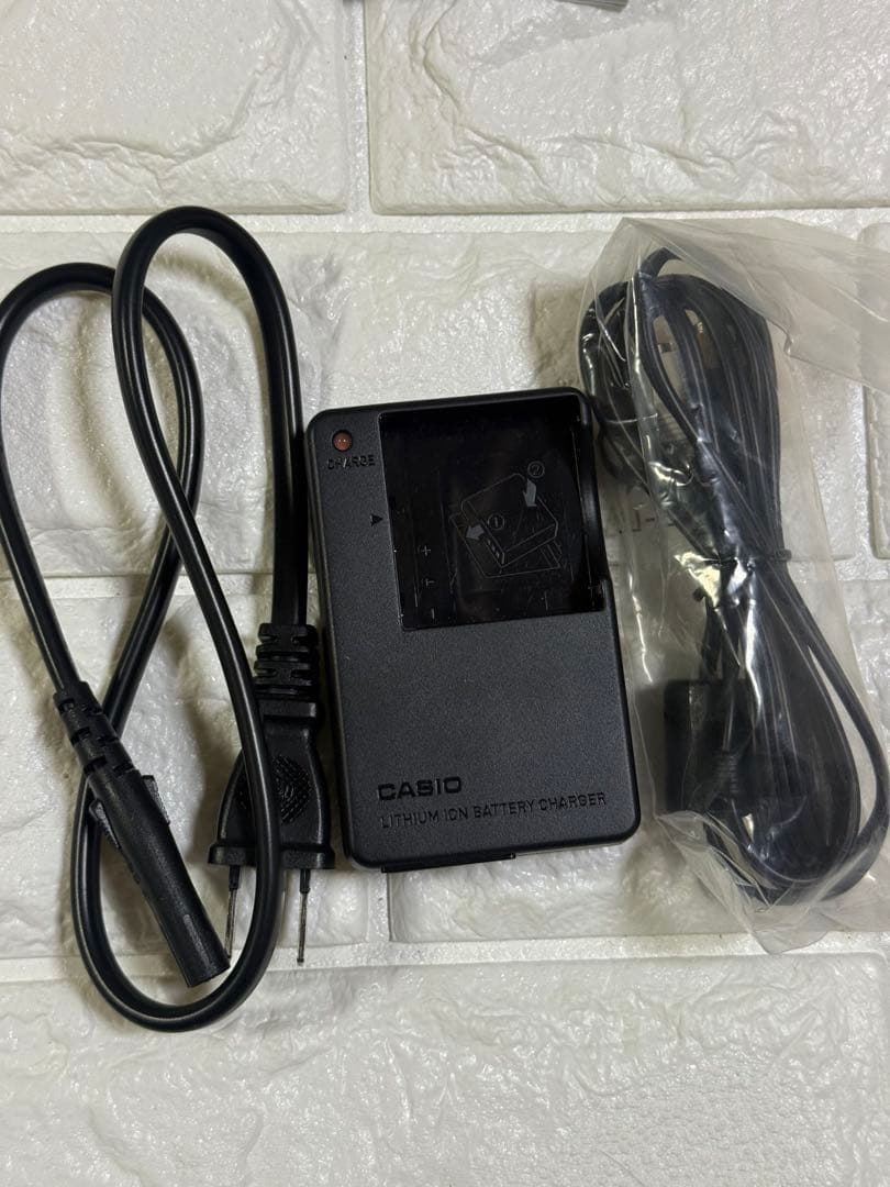 CASIO EXILIM EX-Z1050 コンパクトデジタルカメラ