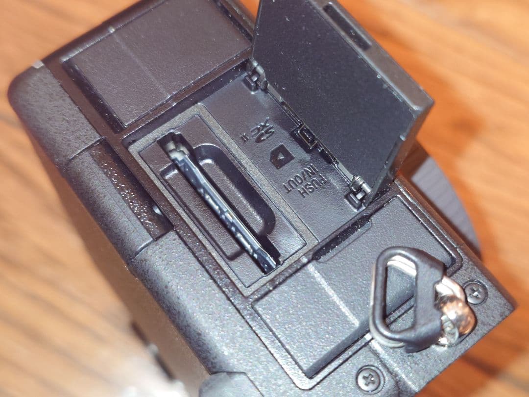 α7cⅱ 本体一式＋Smallrig 　今だけ純正未使用バッテリーと充電器付き