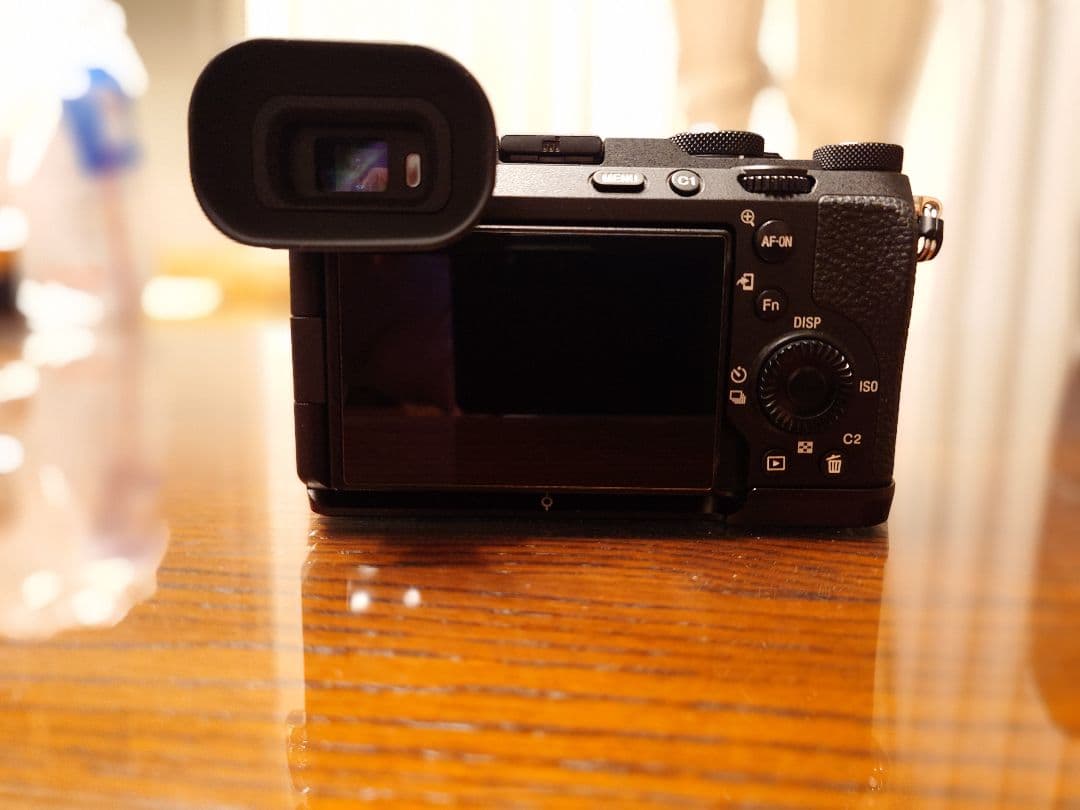 α7cⅱ 本体一式＋Smallrig 　今だけ純正未使用バッテリーと充電器付き