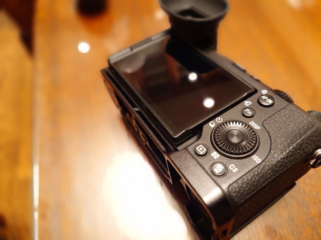 α7cⅱ 本体一式＋Smallrig 　今だけ純正未使用バッテリーと充電器付き