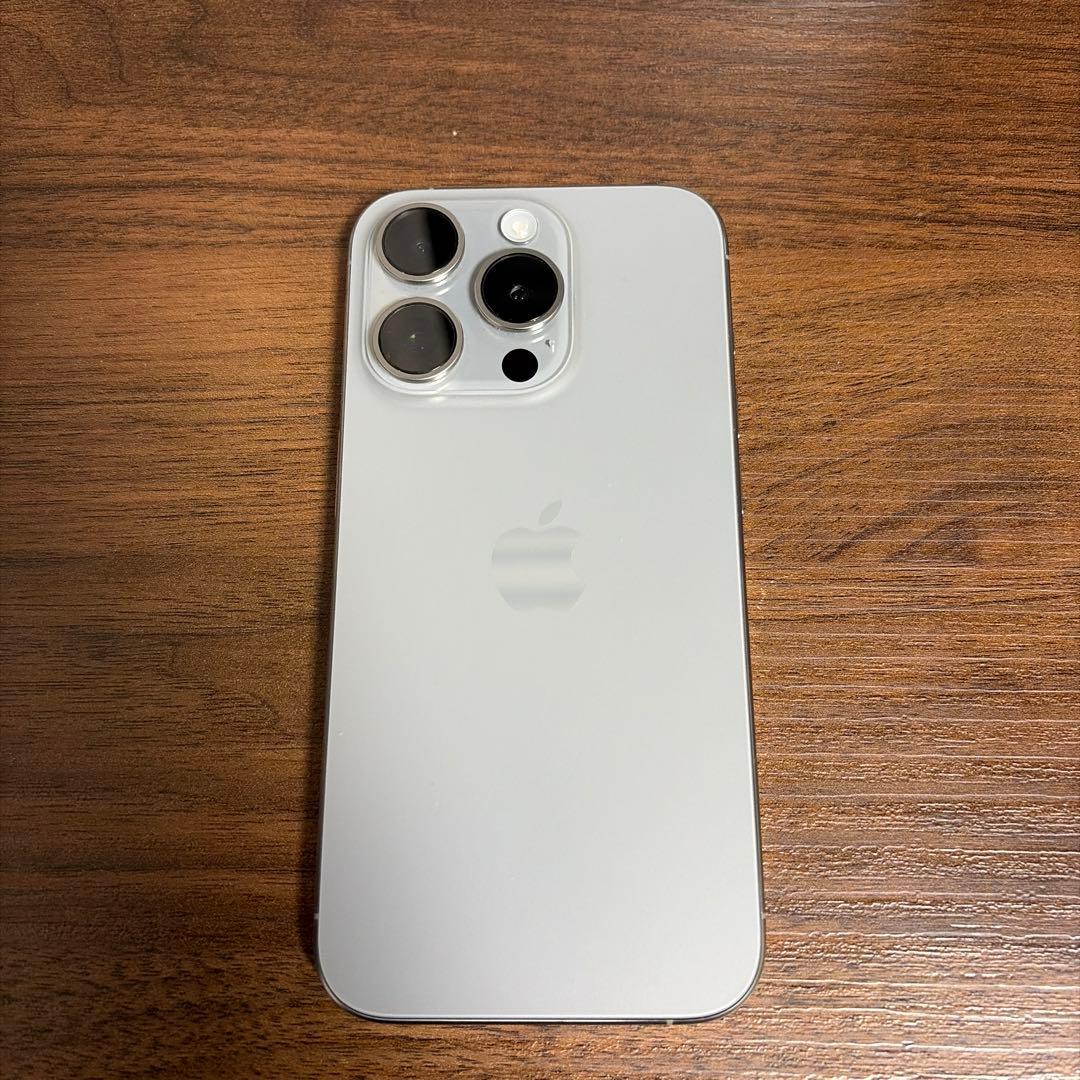 Apple iPhone 15 Pro 本体 256GB ナチュラルチタニウム