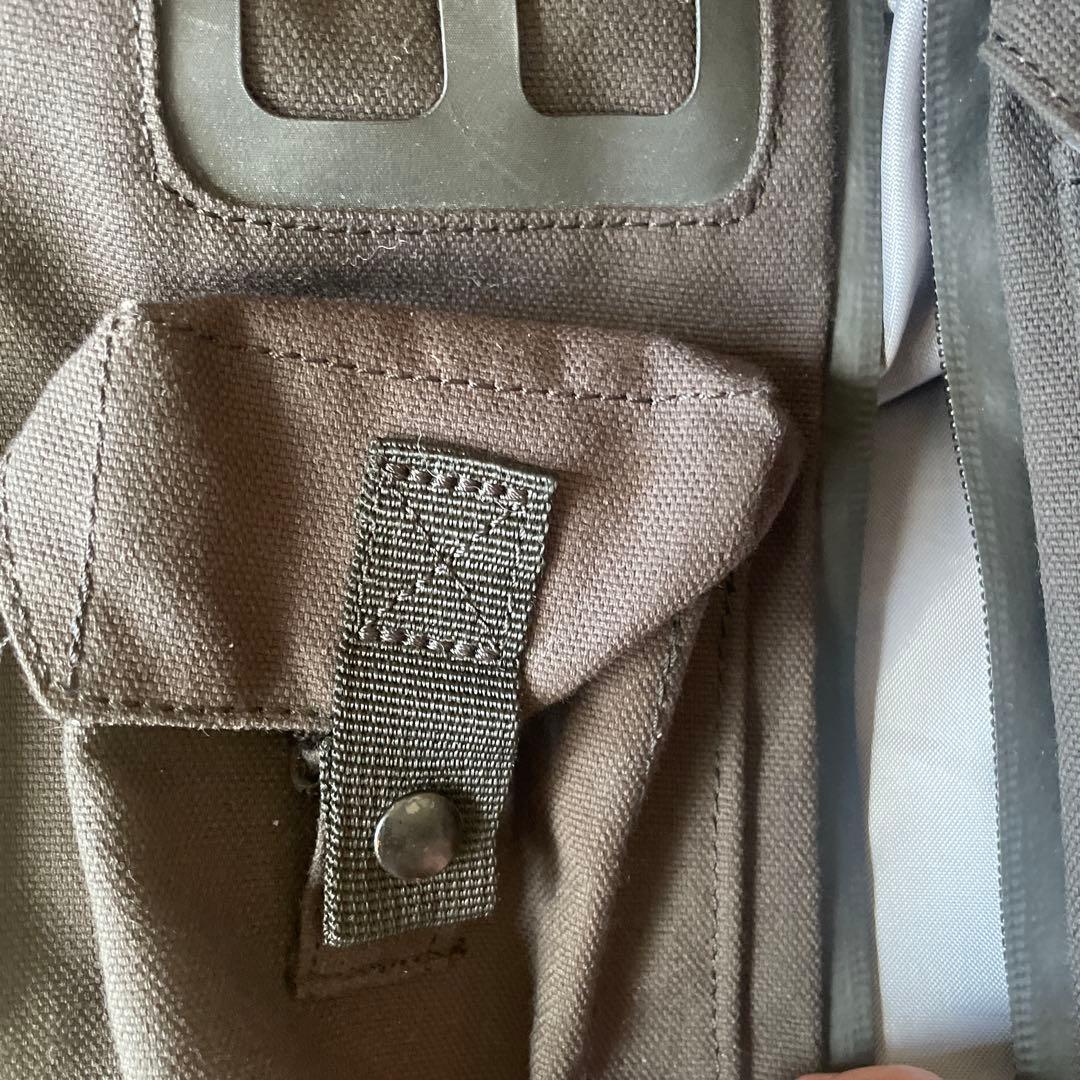 Under Armour ブラックバックパック IRON PARADISE