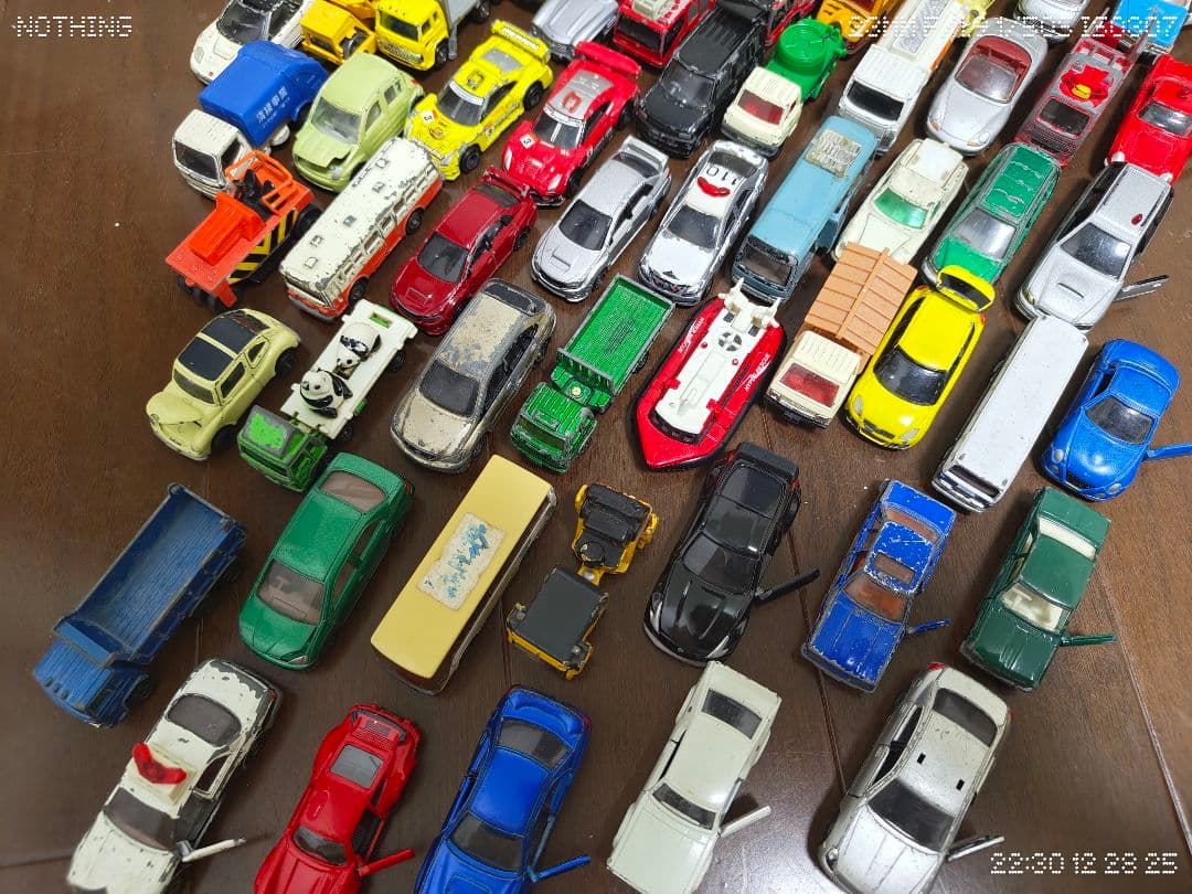 こ*)様 一応ジャンク扱い トミカ等々318台+おまけ　断捨離　まとめ売り