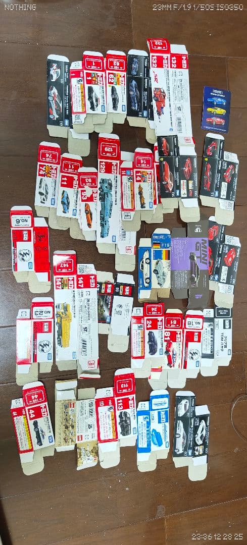 こ*)様 一応ジャンク扱い トミカ等々318台+おまけ　断捨離　まとめ売り