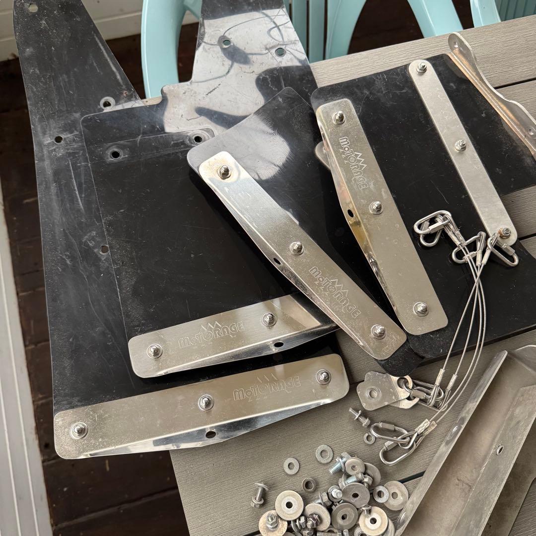 モトレージ　マッドフラップ　プラド150