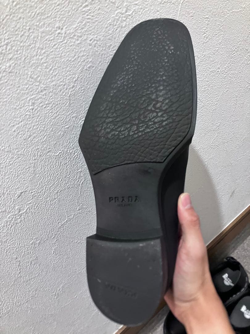 掲載年内まで【美品箱あり】PRADA ラバーソール 復刻版ブラック