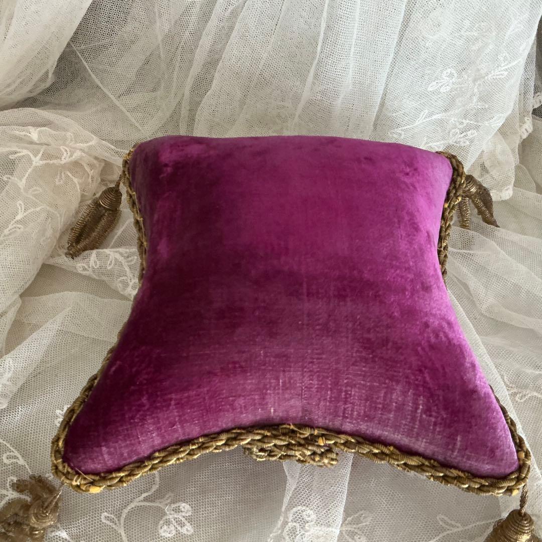 フランスアンティーク　ディスプレイ台座　シンプル♡　クッション　グローブドマリエ