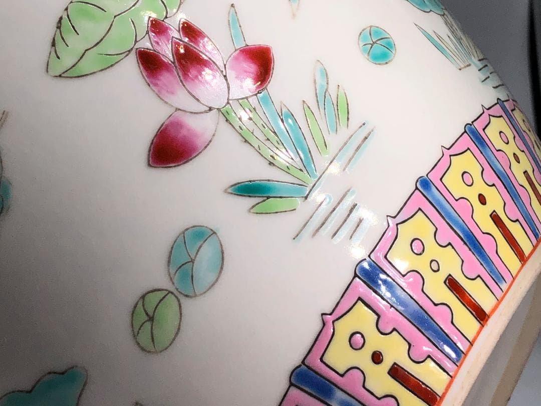 【景徳鎮の甕】 粉彩色絵・鴛花文尽し 清朝期 骨董古玩 　M0317E