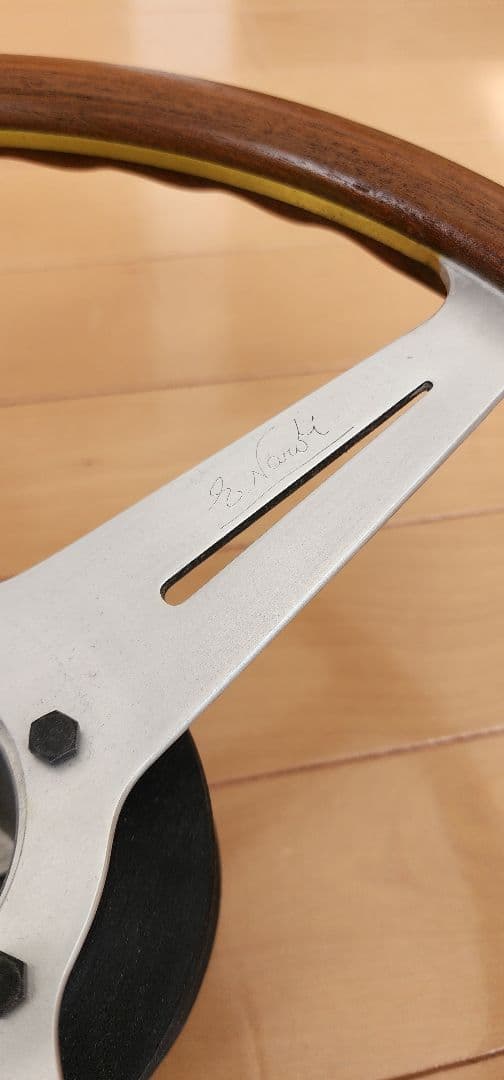 ナルディステアリングホイール