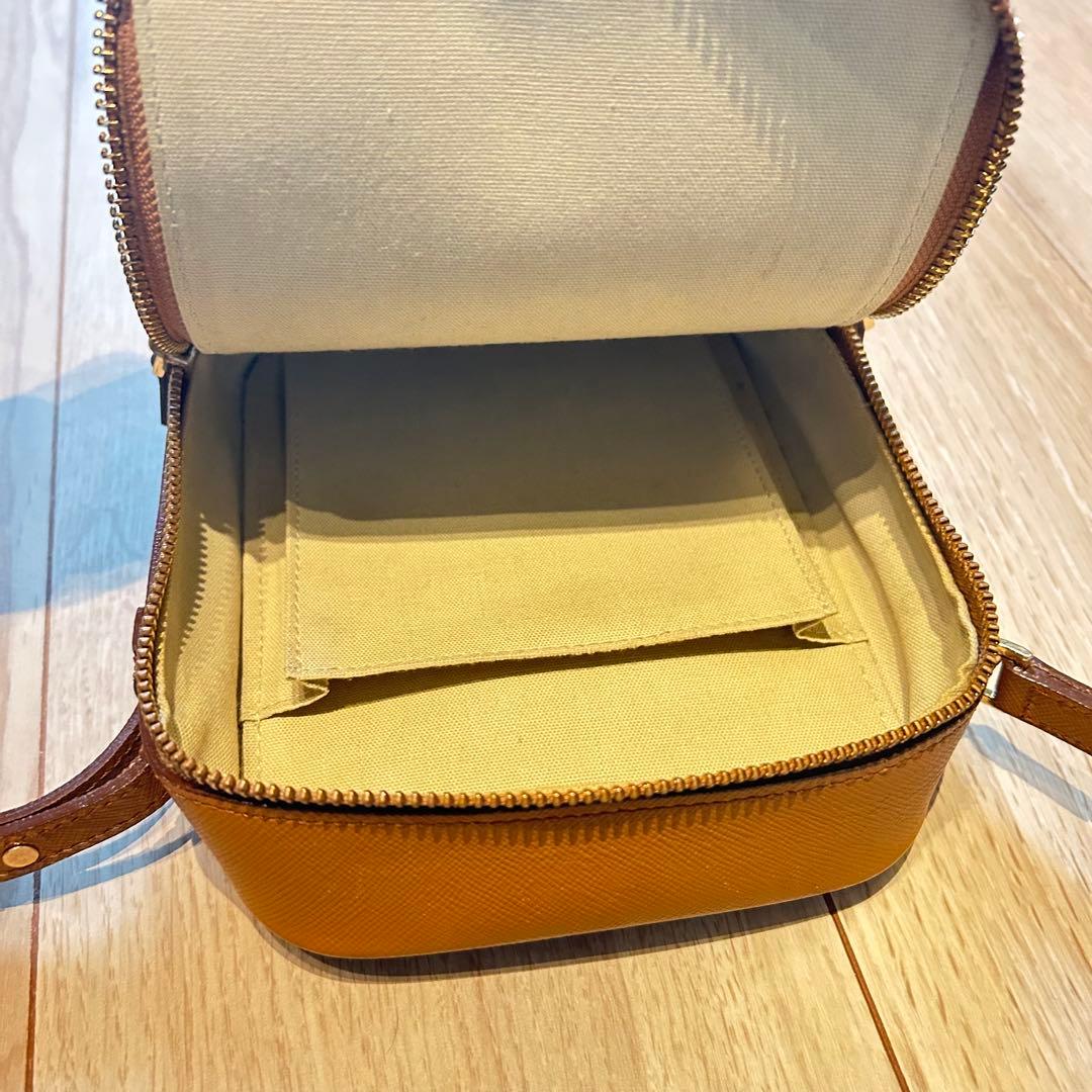 CULLNI クルニ レザーショルダーバッグ 牛革 ミニバッグ