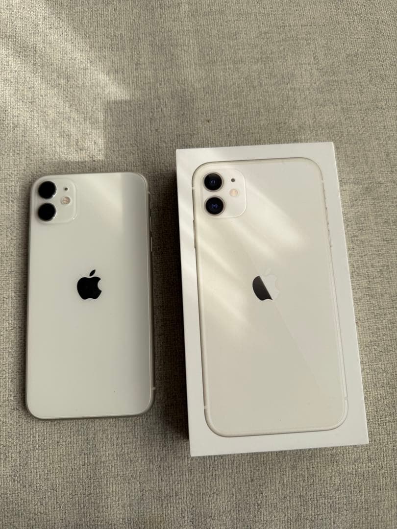 Apple iPhone 11 ホワイト 本体 箱付き　128g