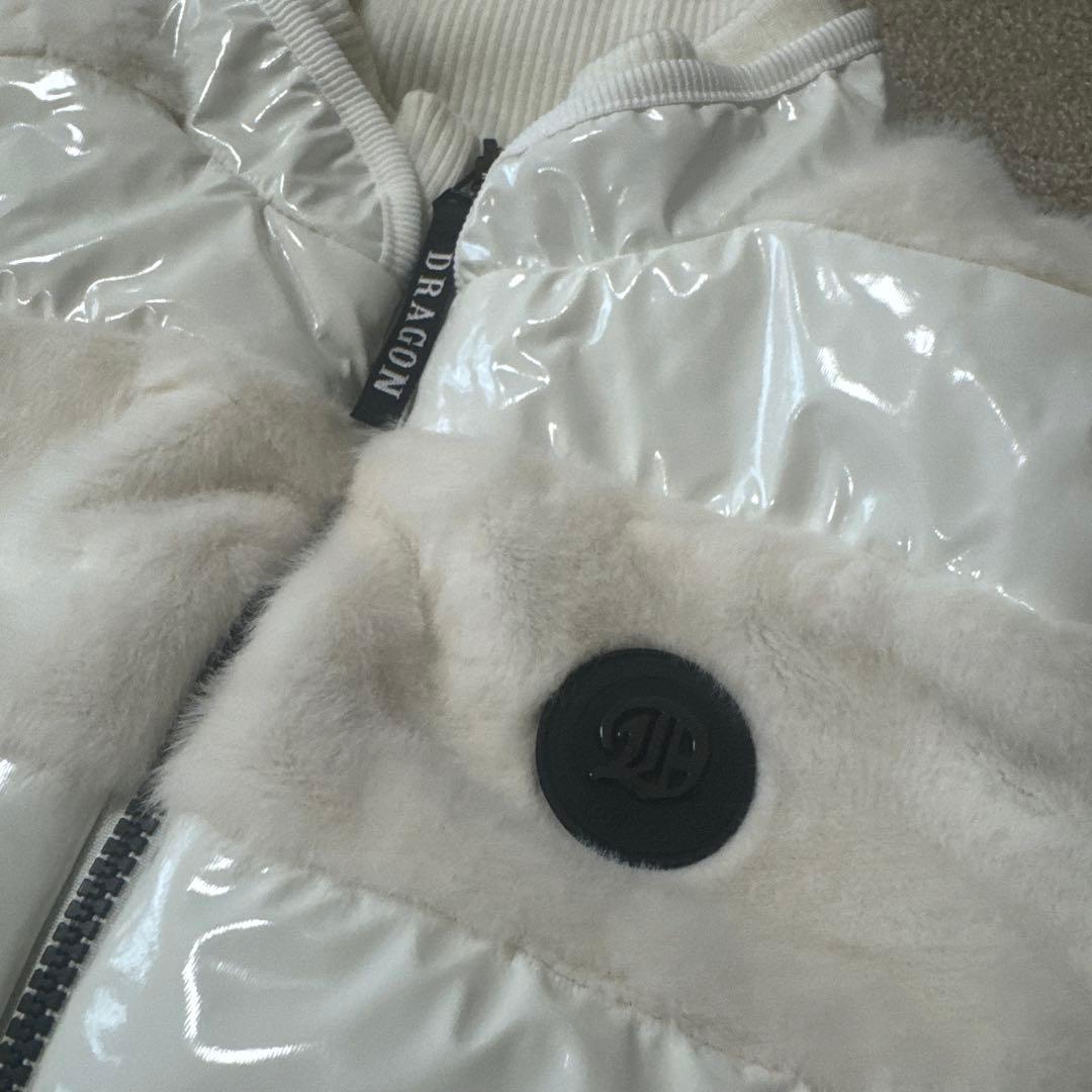 ホワイトファー光沢ジップアップベスト