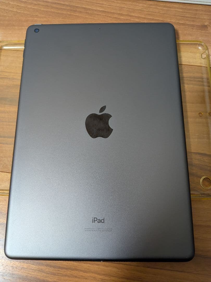 iPad 第8世代　本体 美品　スペースグレー クリアケース付き
