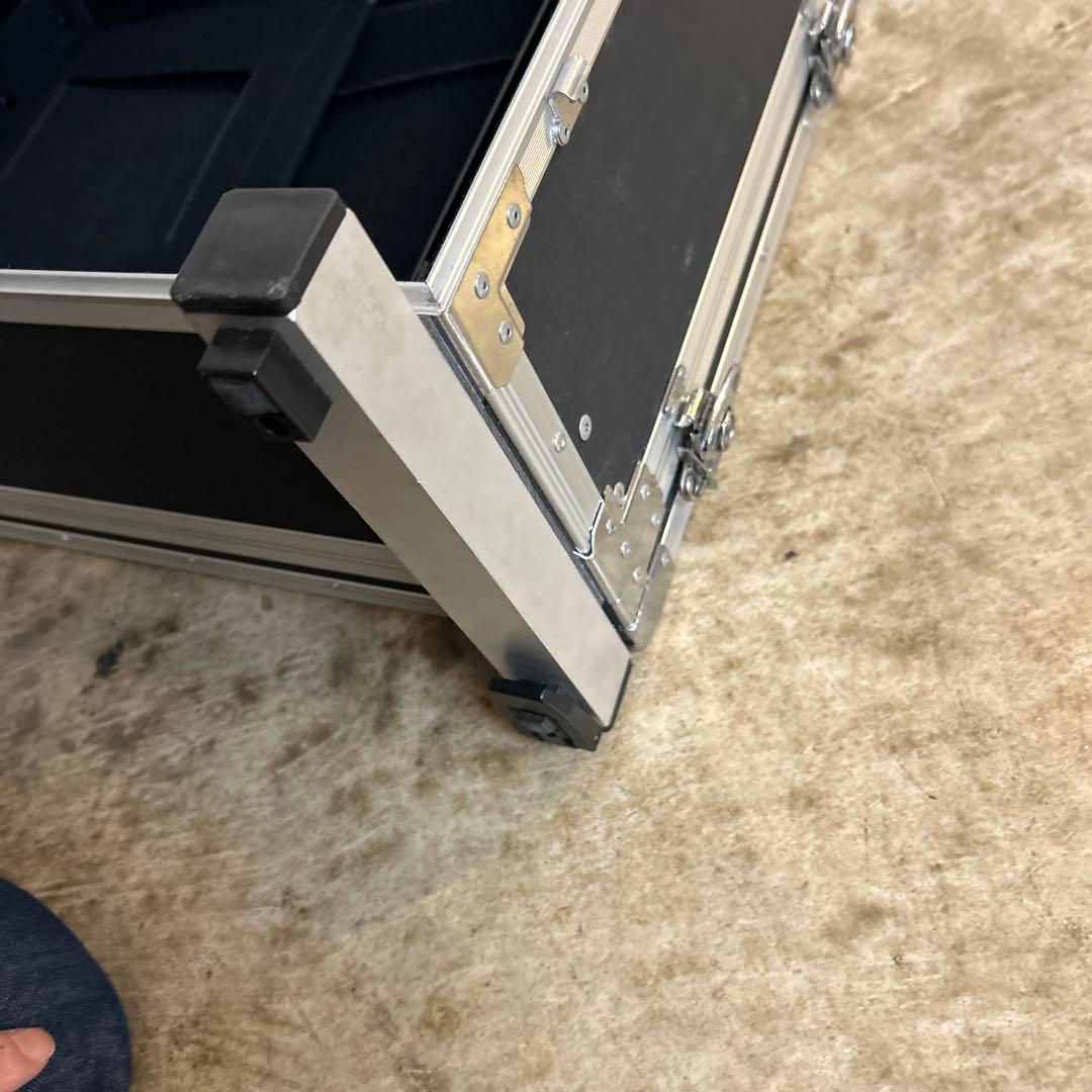 モニターケース