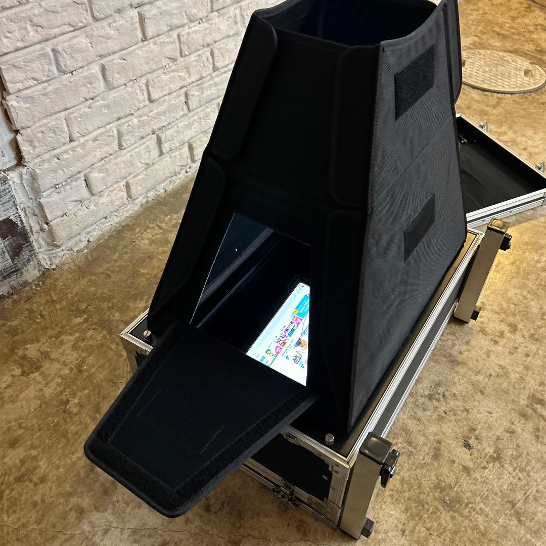 モニターケース