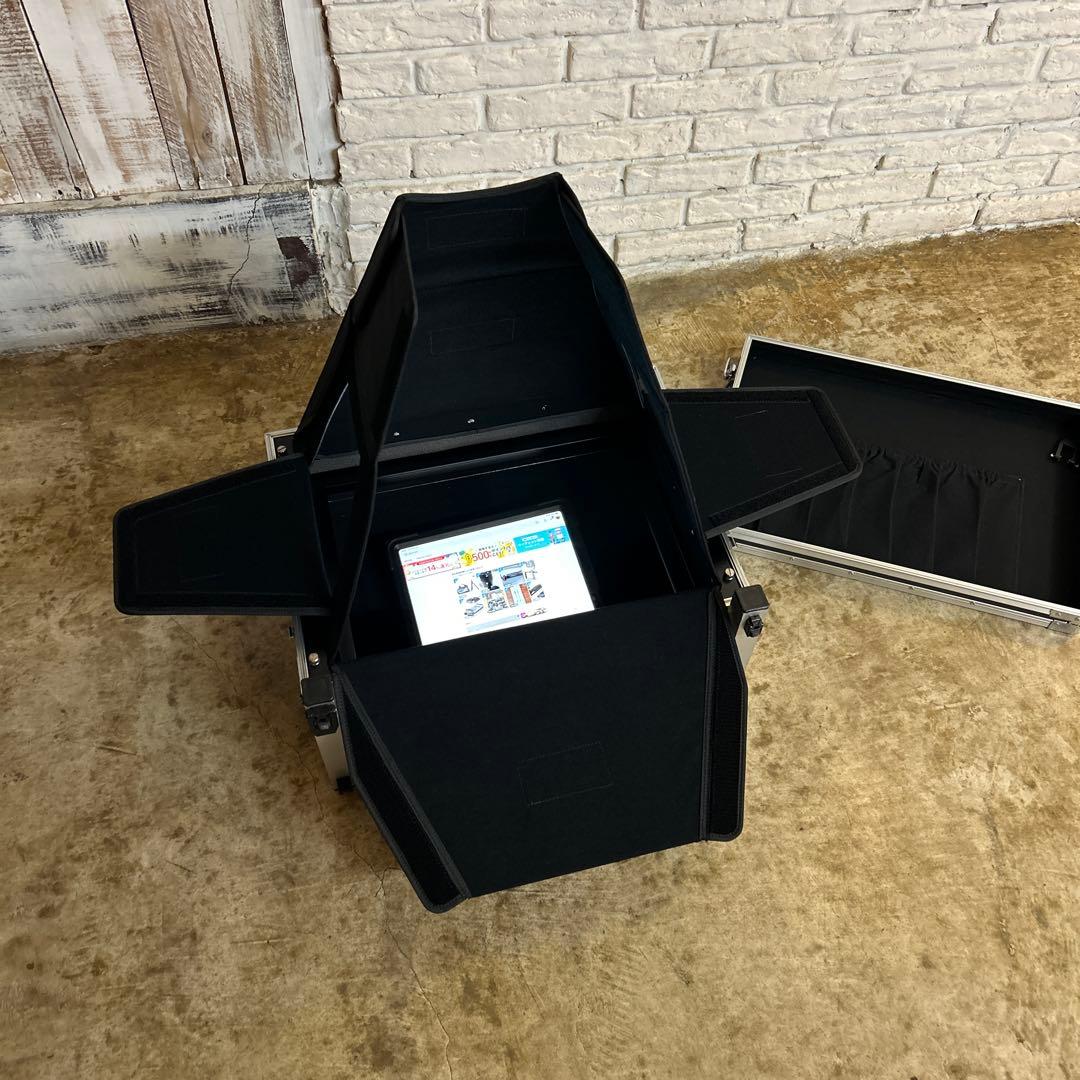 モニターケース