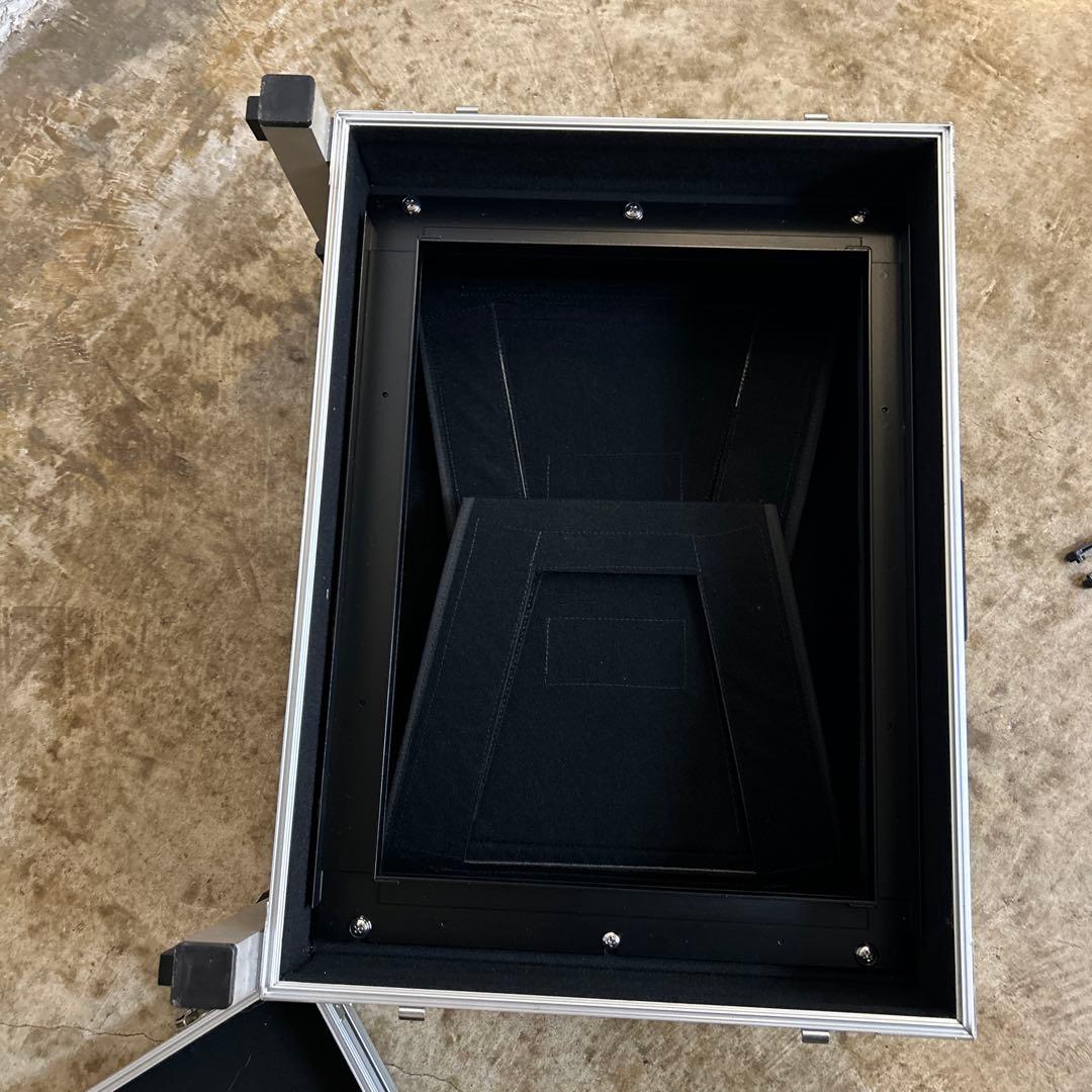 モニターケース