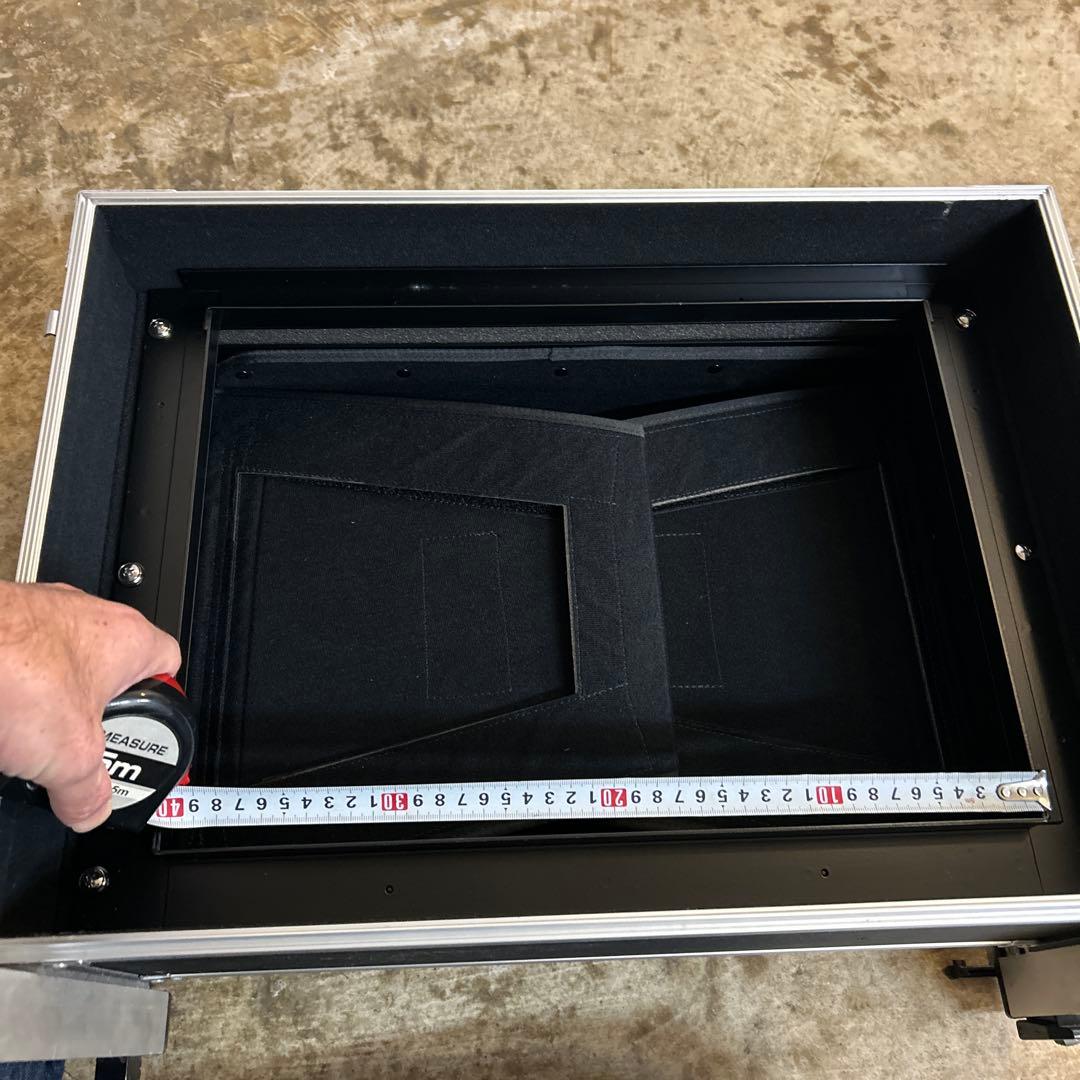 モニターケース