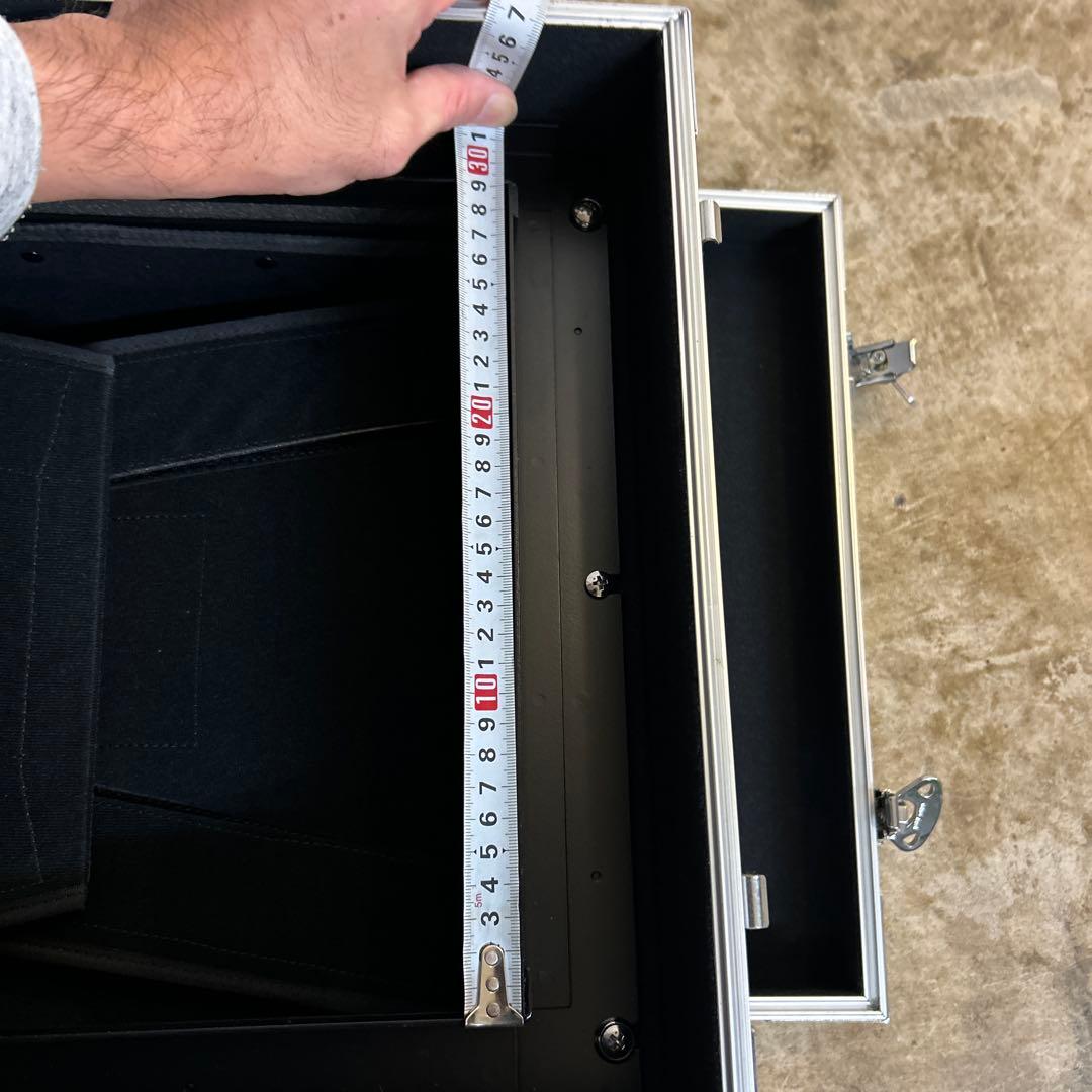 モニターケース