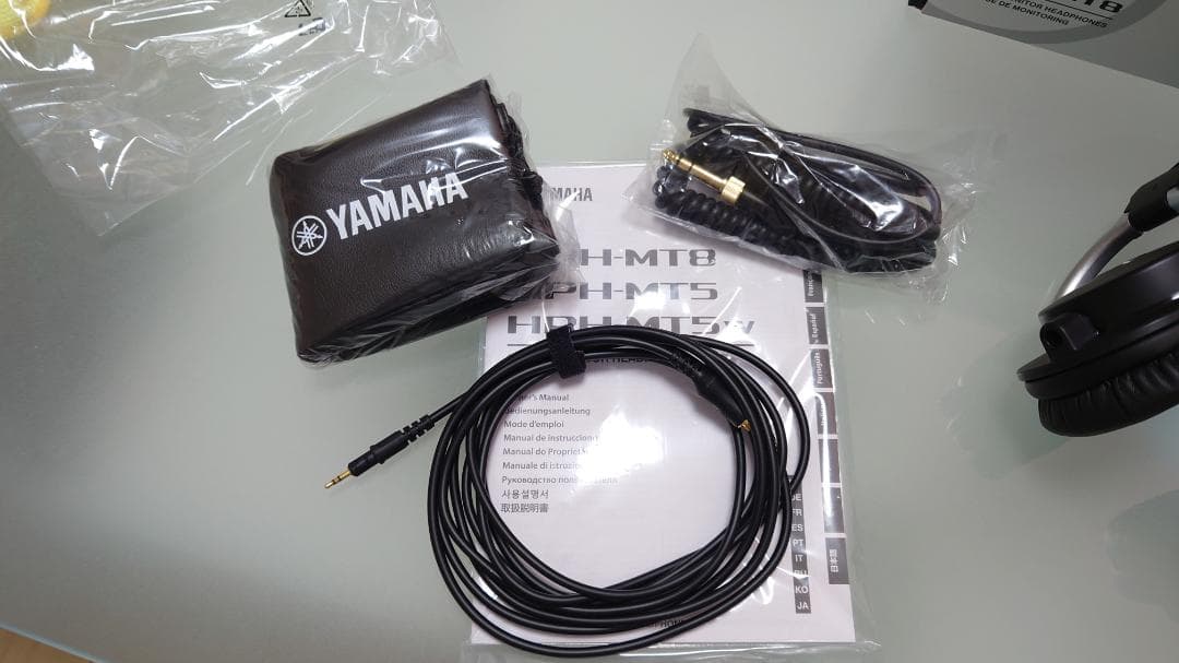 YAMAHA スタジオモニターヘッドホン HPH-MT8