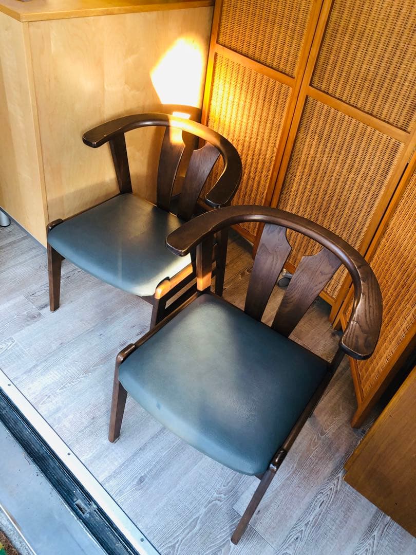 Fujimoku家具ダークブラウン 木製アームチェア 2脚セット