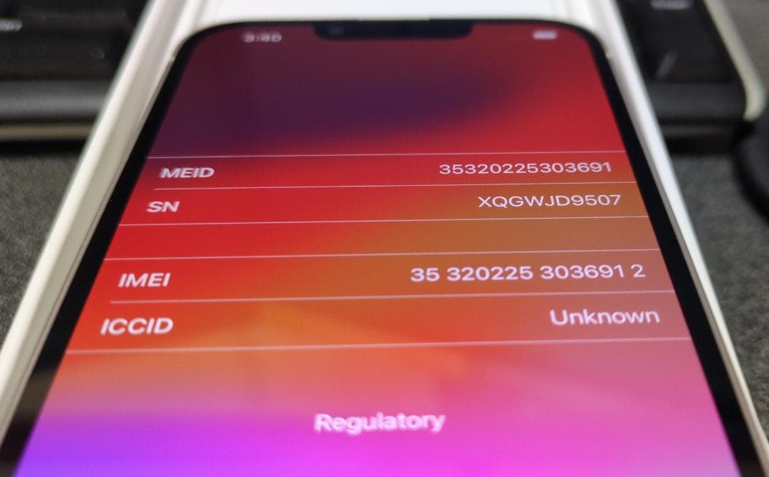 新品未使用 iPhone13 128GB スターライト SIMフリー 6912