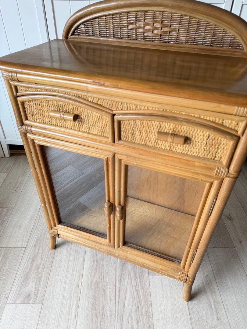 ラタン 籐家具 サイドボードチェスト ヴィンテージ ガラス扉 引き出し レトロ