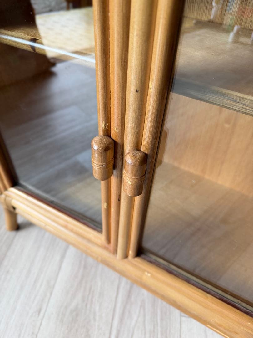 ラタン 籐家具 サイドボードチェスト ヴィンテージ ガラス扉 引き出し レトロ