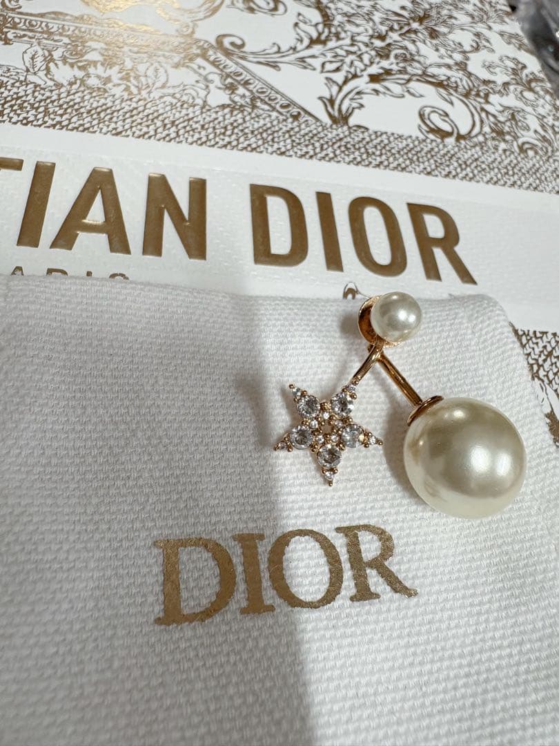 正規品Dior 星型クリスタルとパールのピアス(片耳用)