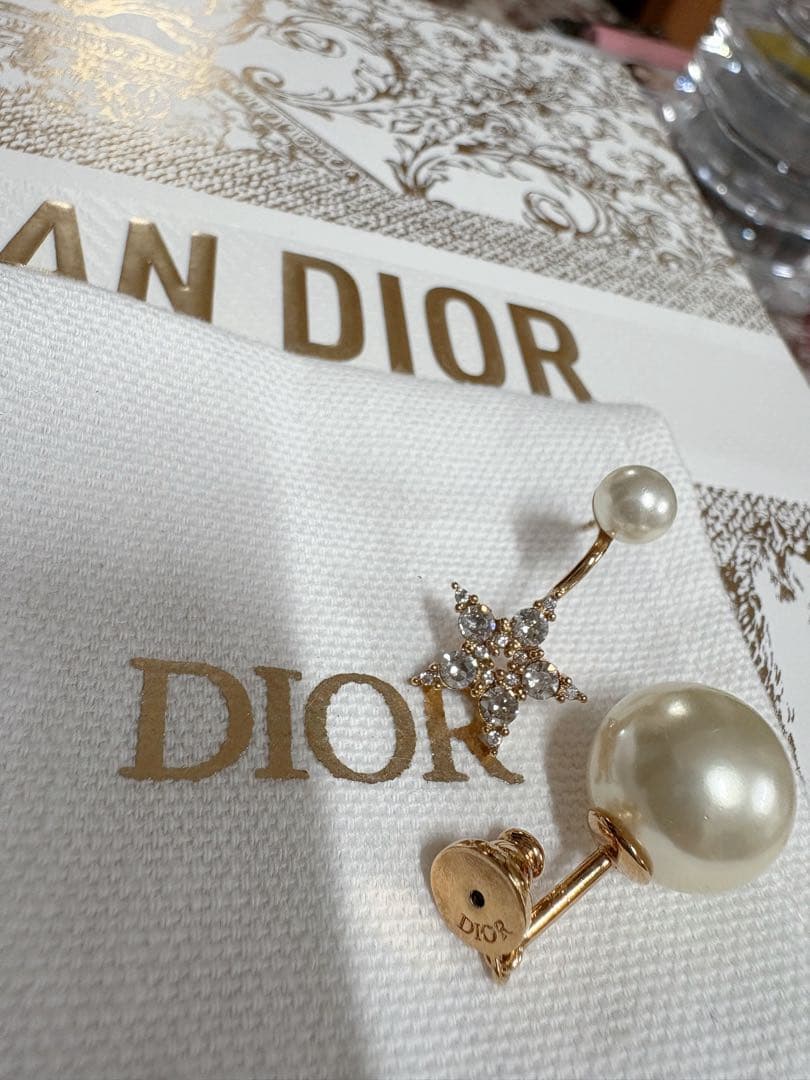 正規品Dior 星型クリスタルとパールのピアス(片耳用)