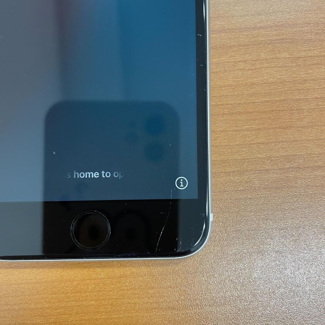 M*i様 動作確認済み iPhone SE 第3世代 64GB ID: K063