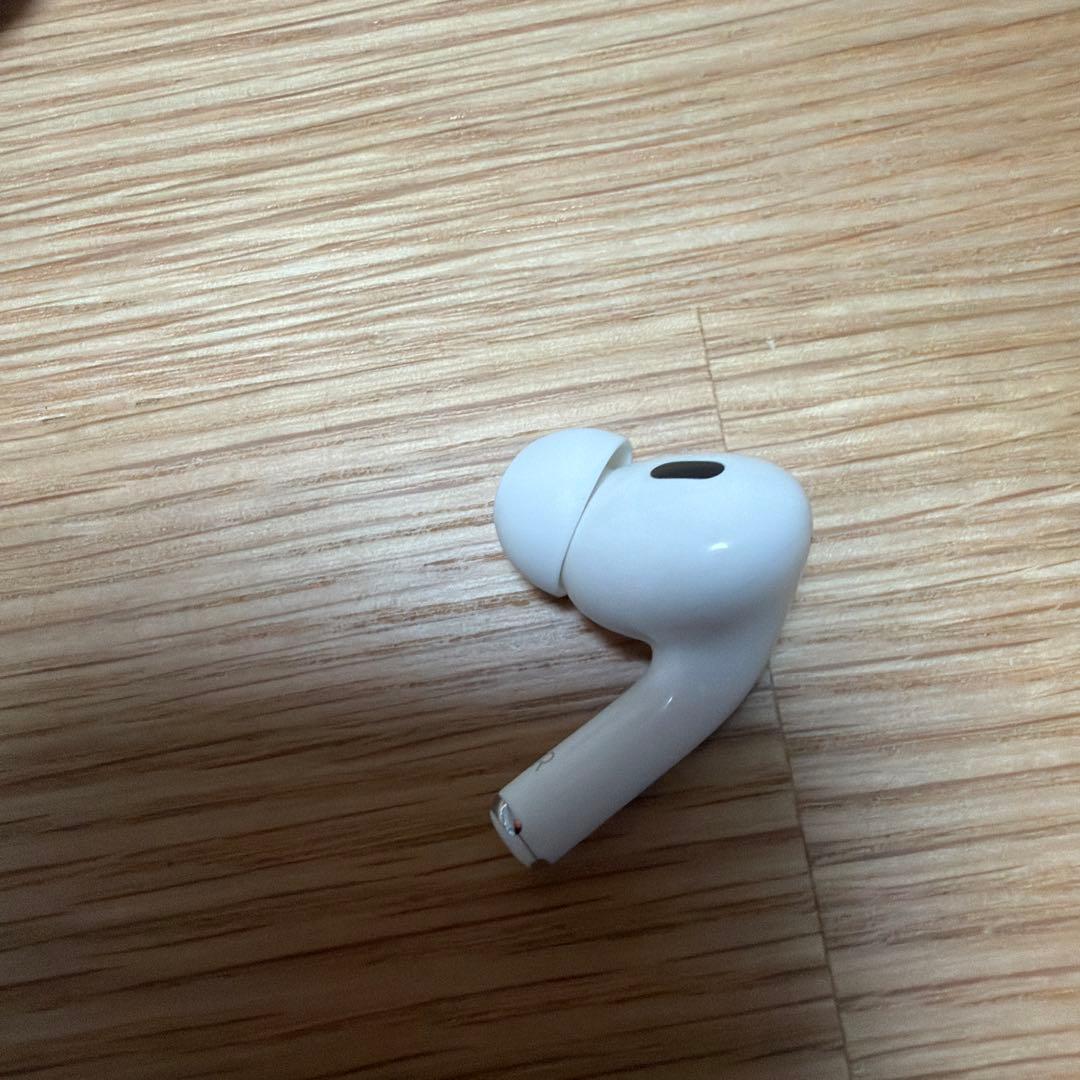 AirPods pro 第二世代　ライトニングモデル本体 ホワイト 使用感あり