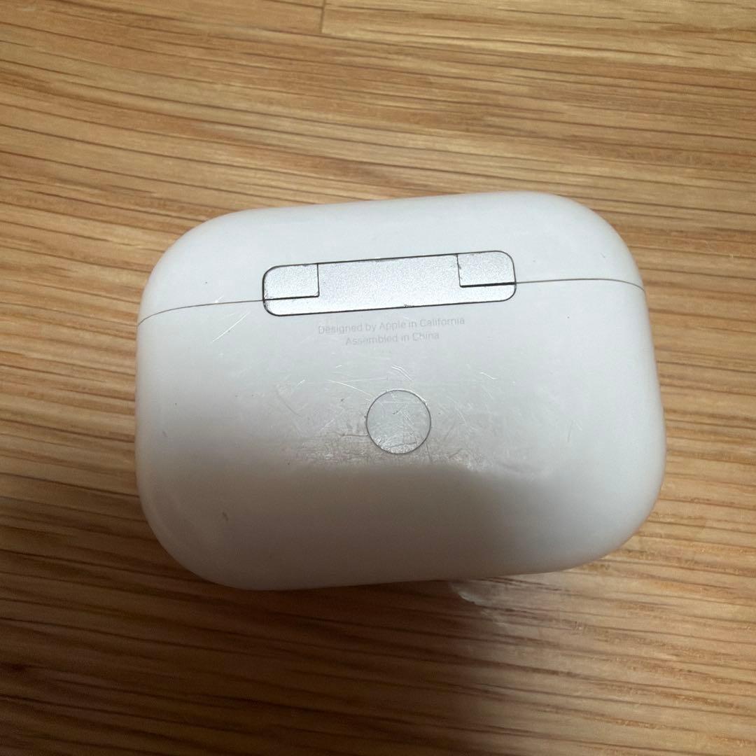 AirPods pro 第二世代　ライトニングモデル本体 ホワイト 使用感あり