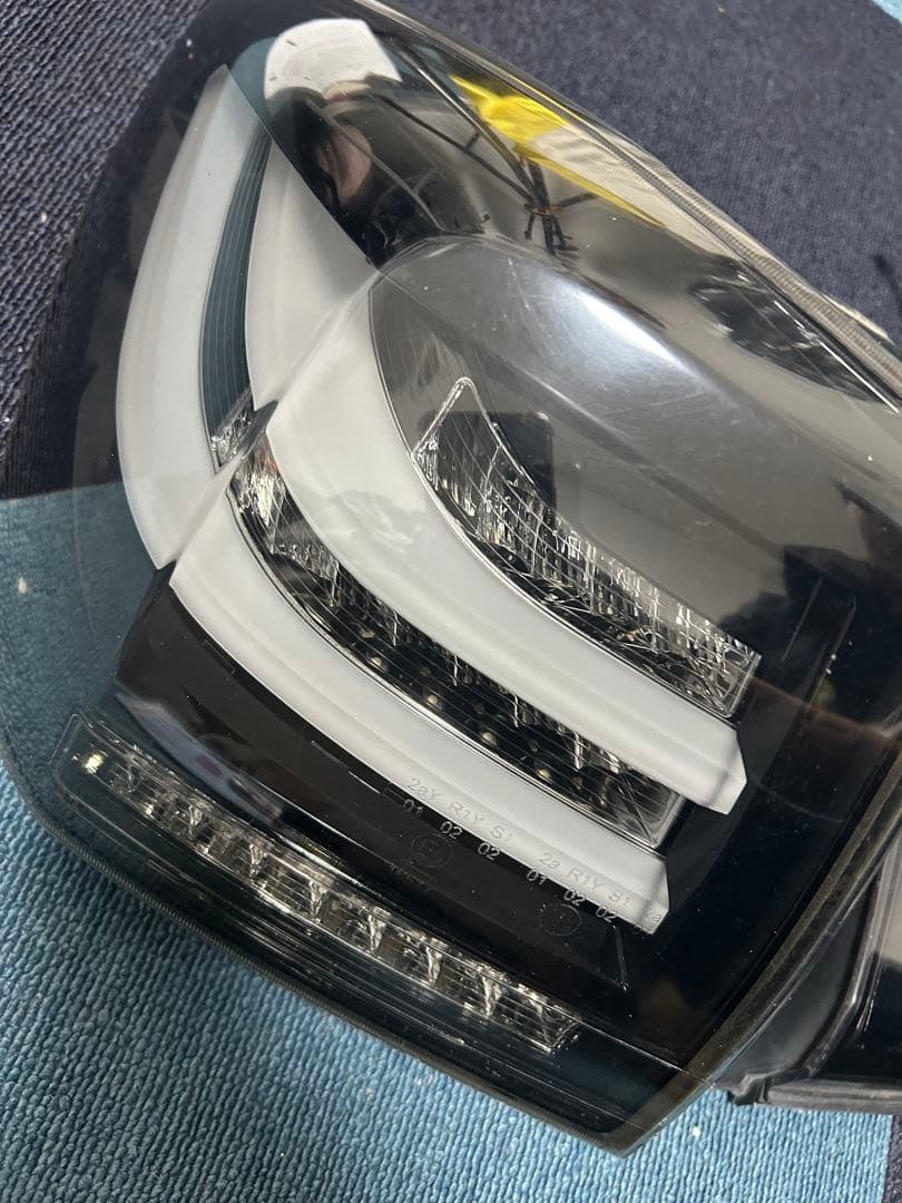 コラゾン シーケンシャル LEDスモークテールランプ スバルレヴォーグ用VM型