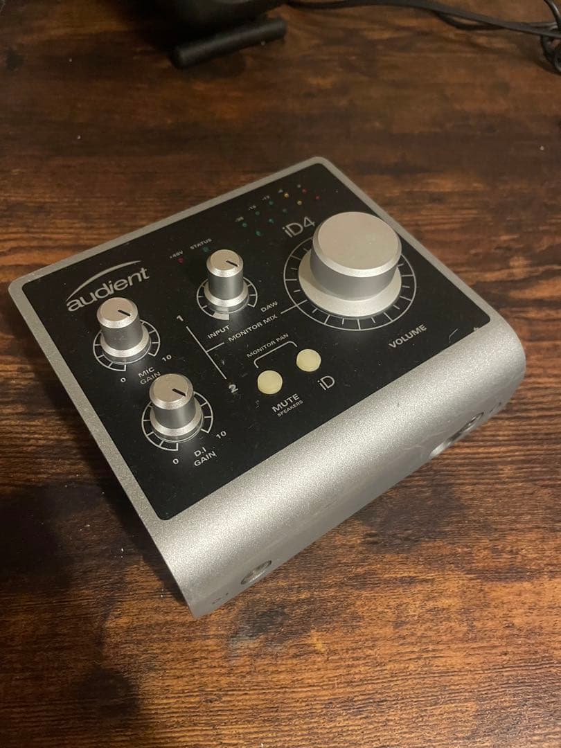 iD4 Audient 英国デザイン オーディオ インターフェイス