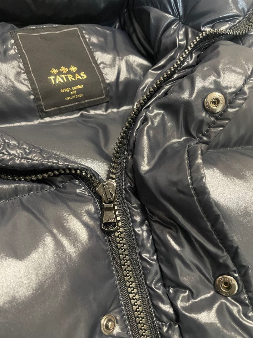 美品　タトラス　ダウンベスト　ほぼ黒　ネイビー　紺色　サイズ03（L相当）