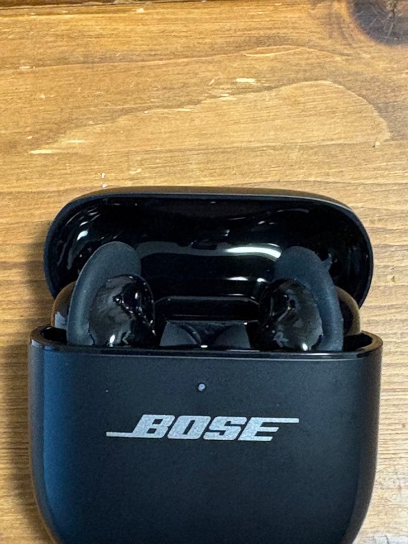 BOSE ワイヤレスイヤホンと充電ケース