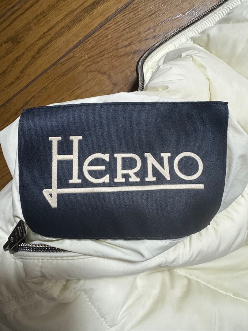Herno リバーシブルダウンベスト ホワイト/ブラック
